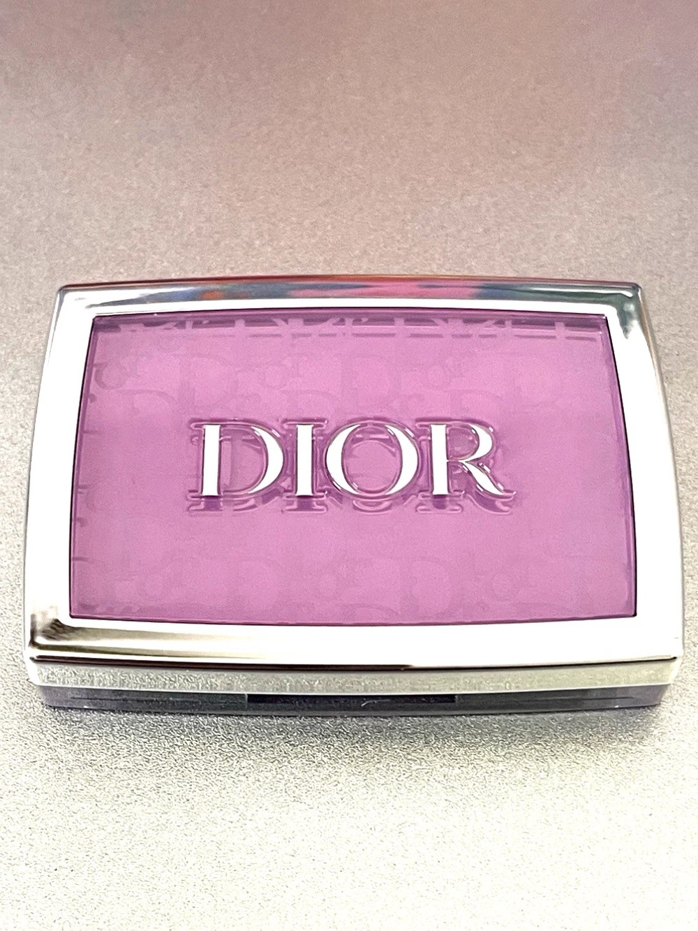 Dior Rosy Glow Blush 063 Pink Lilac 

NEW
NO BOX
